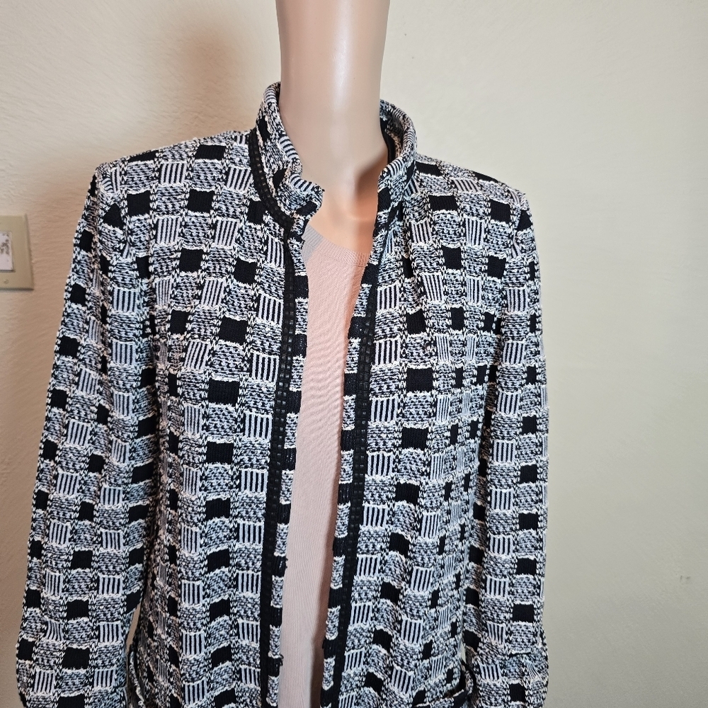 St. John Collection Tweed Black/White Long Jacket Women's 14 Checkered Coat - Picture 8 of 16
